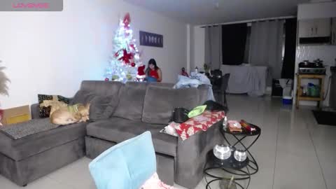 Snapshot of lunagardners chatting on December 22, 12:29 am lunagardners online show from December 22, 12:29 am