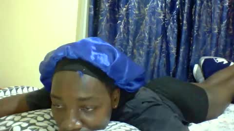 lunah_kitty online show from May 22, 6:35 pm