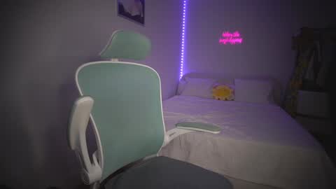 Laura online show from October 15, 6:02 am