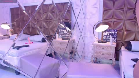 Luna  online show from April 4, 12:35 pm