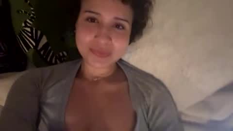 lunaloopzz online show from March 29, 6:57 am