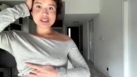 lunaloopzz online show from April 20, 1:36 pm