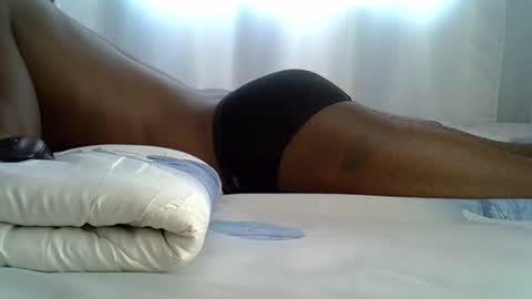 lunalove22_ online show from October 16, 7:09 am