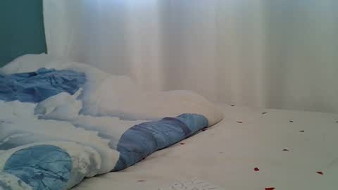 lunalove22_ online show from November 28, 4:15 am