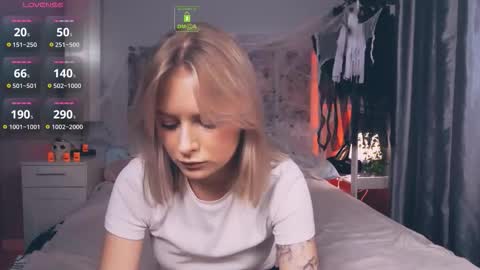 Luna online show from October 16, 3:46 pm