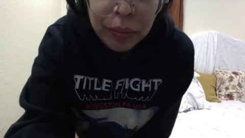 Snapshot of lunamivida chatting on December 6, 6:26 am karazorel online show from December 6, 6:26 am