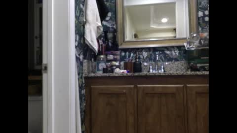 Snapshot of lunamivida chatting on December 7, 1:14 am karazorel online show from December 7, 1:14 am