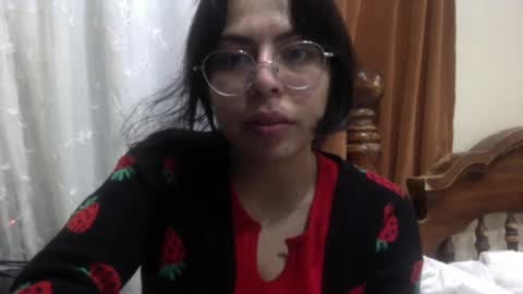 Snapshot of lunamivida chatting on February 14, 5:30 am karazorel online show from February 14, 5:30 am