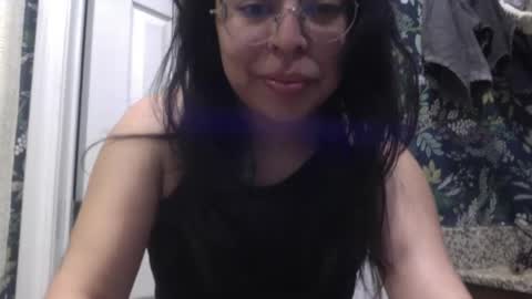 Snapshot of lunamivida chatting on March 11, 5:27 am karazorel online show from March 11, 5:27 am