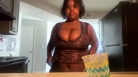 lunamoth00 online show from March 2, 5:42 pm