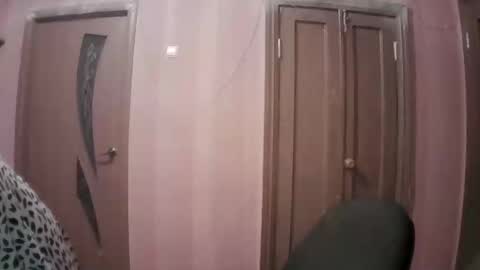 lunamystique_ online show from March 3, 7:06 pm