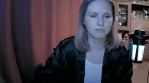 lunamystique_ online show from June 17, 4:08 pm