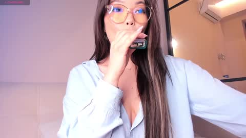 Snapshot of lunaonekiss chatting on December 8, 1:25 pm Aisha online show from December 8, 1:25 pm
