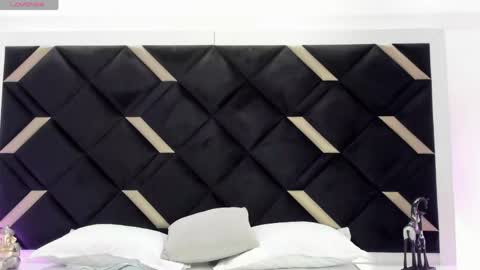 Lia 3 online show from April 1, 7:44 pm