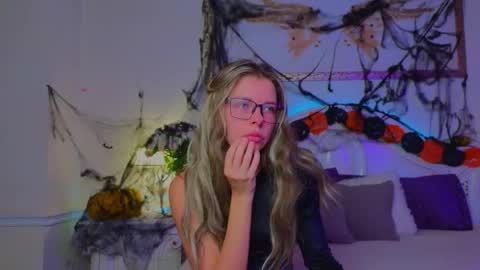 Luna Rishi online show from October 24, 11:50 am