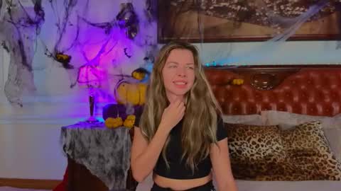 Luna Rishi online show from November 1, 6:04 am