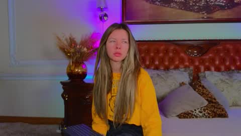 Snapshot of lunarishi chatting on January 7, 5:54 am Luna Rishi online show from January 7, 5:54 am