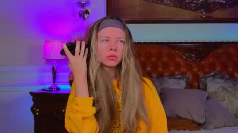 Snapshot of lunarishi chatting on January 8, 6:05 am Luna Rishi online show from January 8, 6:05 am