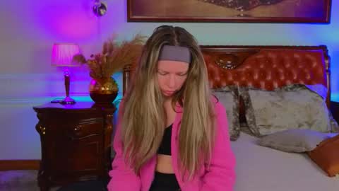 Snapshot of lunarishi chatting on January 12, 6:18 am Luna Rishi online show from January 12, 6:18 am