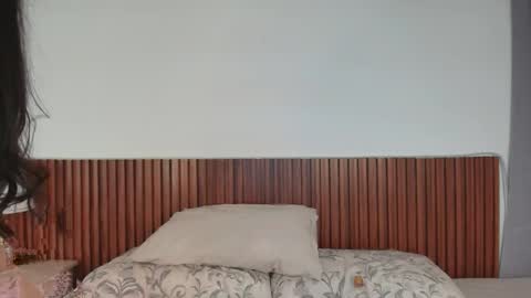 Luna Rousse online show from April 13, 3:56 am