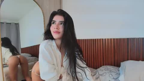 Luna Rousse online show from April 15, 3:35 am