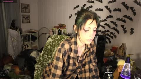 ..LunaSparkles. online show from April 11, 5:01 am