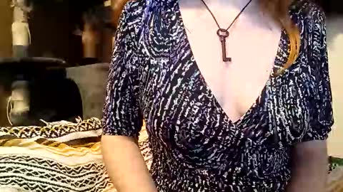 Snapshot of lunathepoet chatting on June 11, 2:53 am lunathepoet online show from June 11, 2:53 am