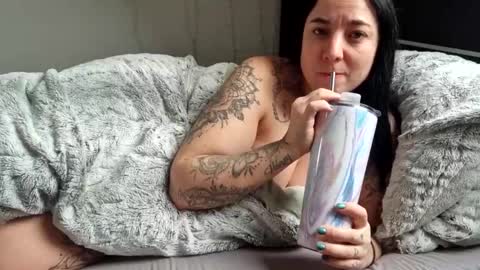 Snapshot of lunaticminx chatting on January 28, 12:11 pm Luna powered by bitch dust online show from January 28, 12:11 pm