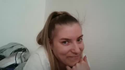 LunaVee online show from April 27, 12:47 pm