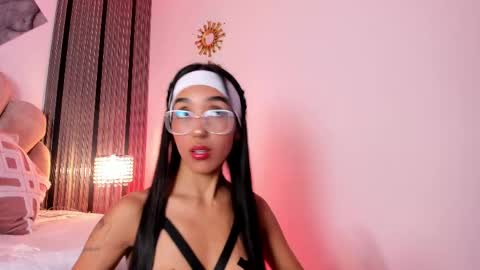 Luna   online show from April 18, 2:59 am