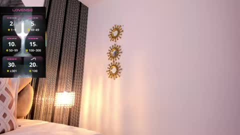 Luna   online show from April 18, 4:00 pm