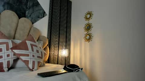 Luna   online show from April 21, 10:21 am