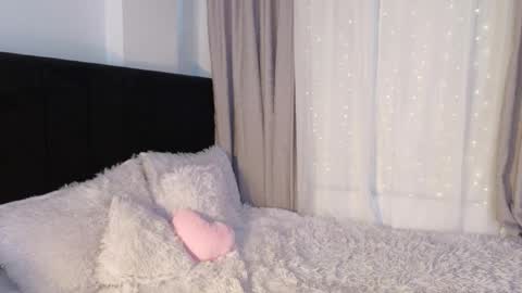 lunavelvet7 online show from March 18, 3:48 pm