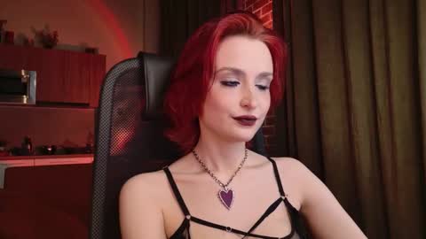 lunelucy online show from October 13, 6:41 pm