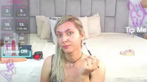 lunitadiva online show from October 28, 2:09 pm