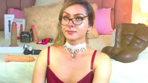 lunitadiva online show from April 19, 6:10 pm