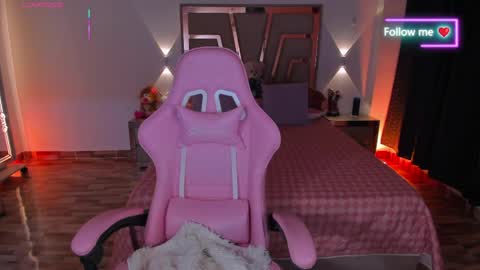 LUNA ROSE online show from April 18, 7:56 am