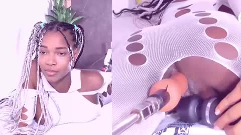 Snapshot of lunna_thomson chatting on October 9, 3:21 pm lunna online show from October 9, 3:21 pm