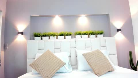 L U N N A online show from October 4, 3:59 am