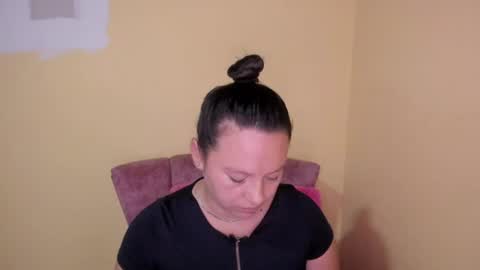 Snapshot of lunnadoll chatting on July 17, 3:24 am Katty what ever do you want on my pv is for extra tokens minimi 250 tks ty u for understand online show from July 17, 3:24 am