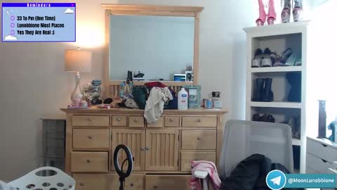 Snapshot of lunobbione chatting on March 17, 5:27 pm Lunobbione online show from March 17, 5:27 pm