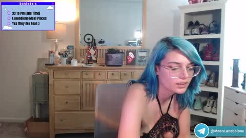 Snapshot of lunobbione chatting on April 3, 6:17 pm Lunobbione online show from April 3, 6:17 pm