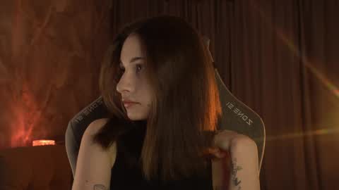 Snapshot of luntiki chatting on April 21, 8:34 pm Amelia online show from April 21, 8:34 pm