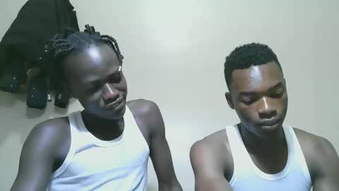 Snapshot of luoislove chatting on November 15, 8:22 am luoislove online show from November 15, 8:22 am