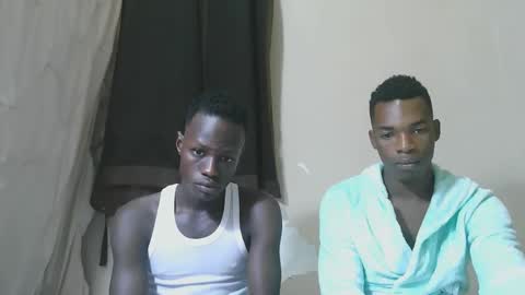 Snapshot of luoislove chatting on December 5, 5:05 am luoislove online show from December 5, 5:05 am