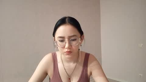 Roxie online show from April 3, 2:04 pm