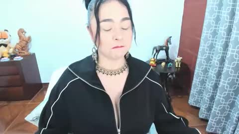 PAULINA online show from April 14, 1:39 pm