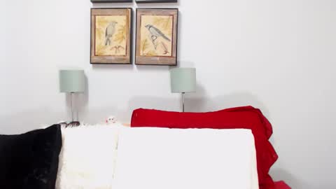 lusciousboobzz online show from April 19, 9:08 am