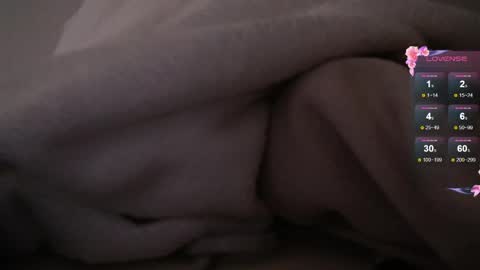 lusciouslipsxx online show from April 27, 12:52 am