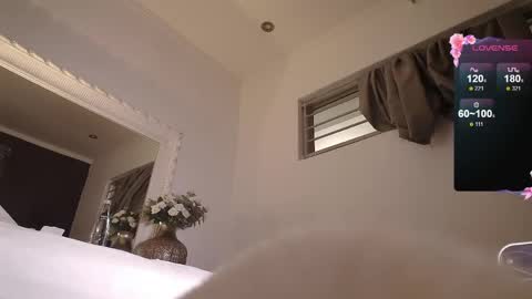 lusciouslipsxx online show from June 4, 4:07 am